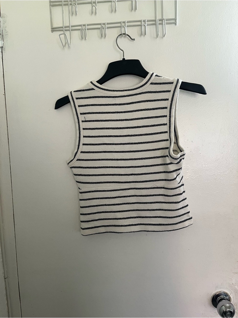 Madewell White and Black Striped Sleeveless Button Crop Top - Picture 2 of 5